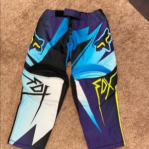 New with out tags boys size 4 fox racing pants